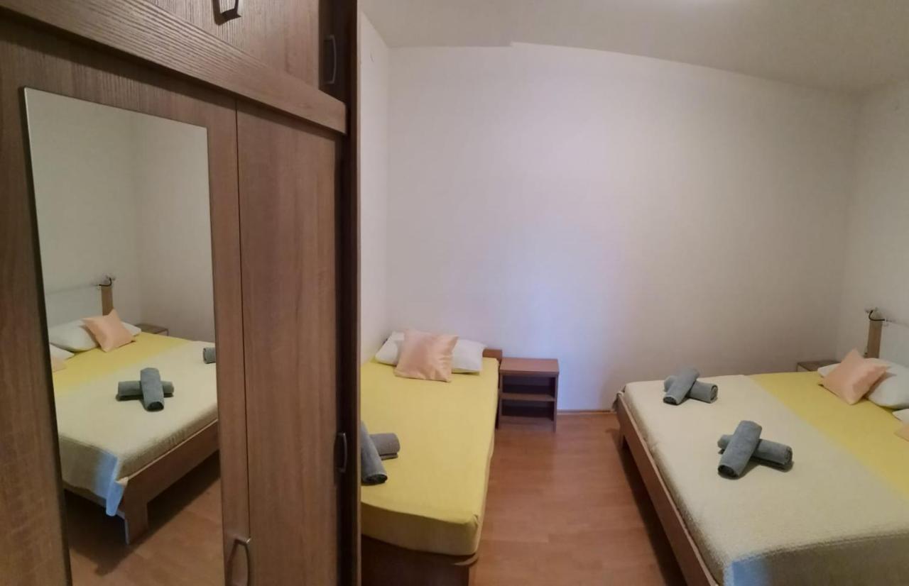 Apartments Sretna Gradac  Eksteriør billede