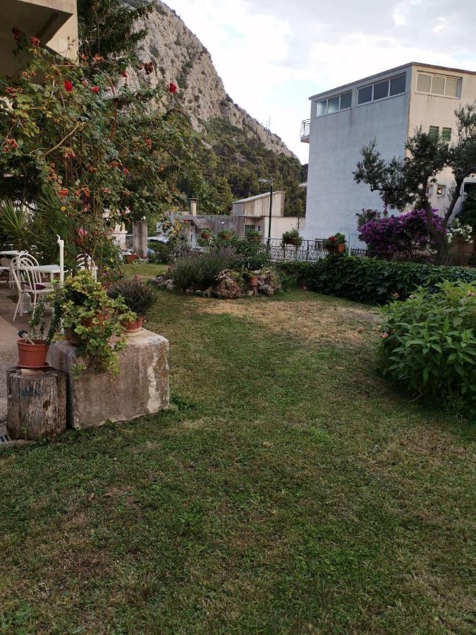 Apartments Sretna Gradac  Eksteriør billede